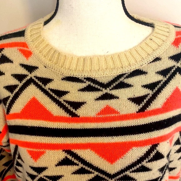 Forever 21|| Fluorescent peach/white/ black Aztec print sweater - Picture 3 of 7